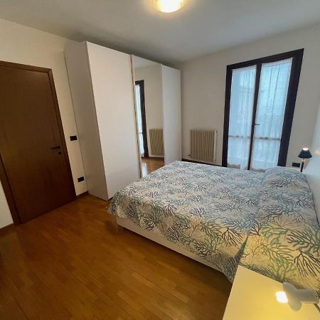 Apartament Trilocale Vista Mare Con 2 Bagni Nel Centro Storico - Agenzia Cocal Caorle Zewnętrze zdjęcie