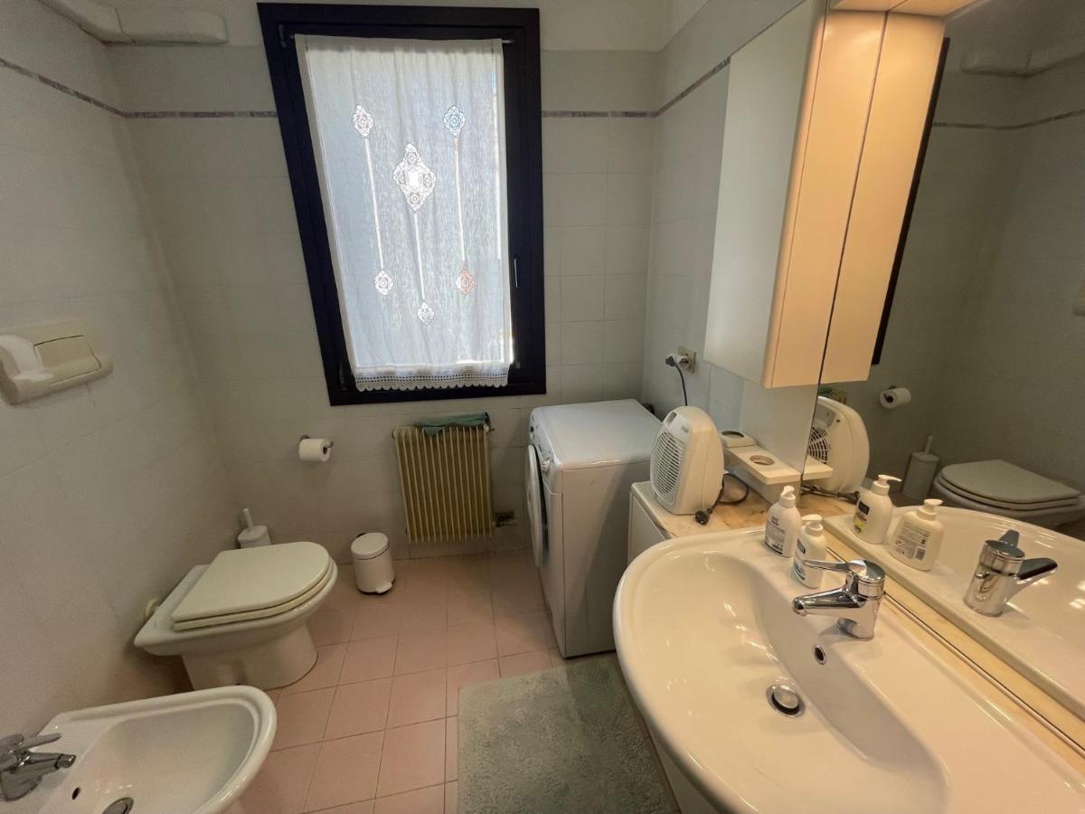Apartament Trilocale Vista Mare Con 2 Bagni Nel Centro Storico - Agenzia Cocal Caorle Zewnętrze zdjęcie