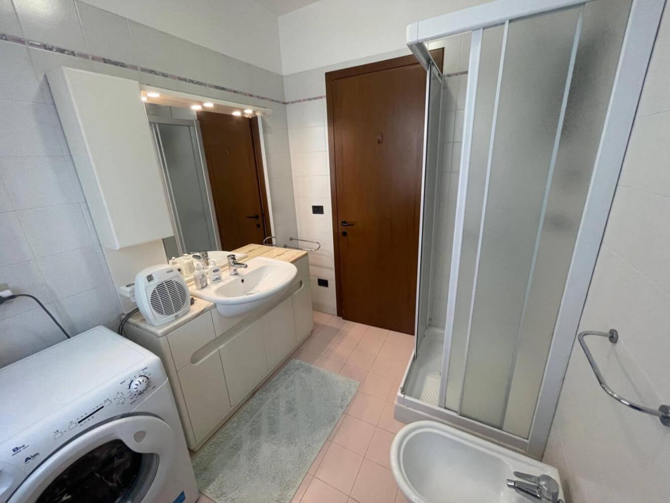 Apartament Trilocale Vista Mare Con 2 Bagni Nel Centro Storico - Agenzia Cocal Caorle Zewnętrze zdjęcie